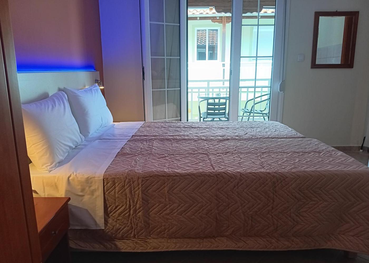 Oasis Blue Inn Leptokaryá Luaran gambar